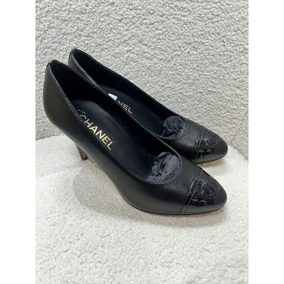 Chanel Black Leather Pumps - Like New with Dustbag & Box - Size 37.5 - Picture 4 of 5